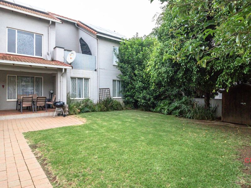 Secure 3-Bedroom Family Home with Great Amenities - Photo 1