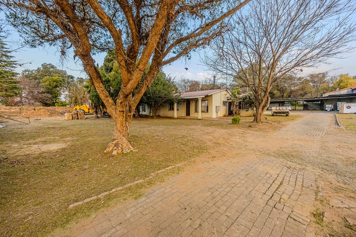 Charming 4-Bedroom Farm For Sale In Loumarina AH, Randfontein—Your Countryside Retreat Awaits! - Photo 3