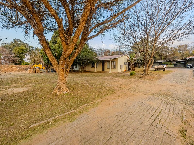 Charming 4-Bedroom Farm For Sale In Loumarina AH, Randfontein—Your Countryside Retreat Awaits! - Photo 3