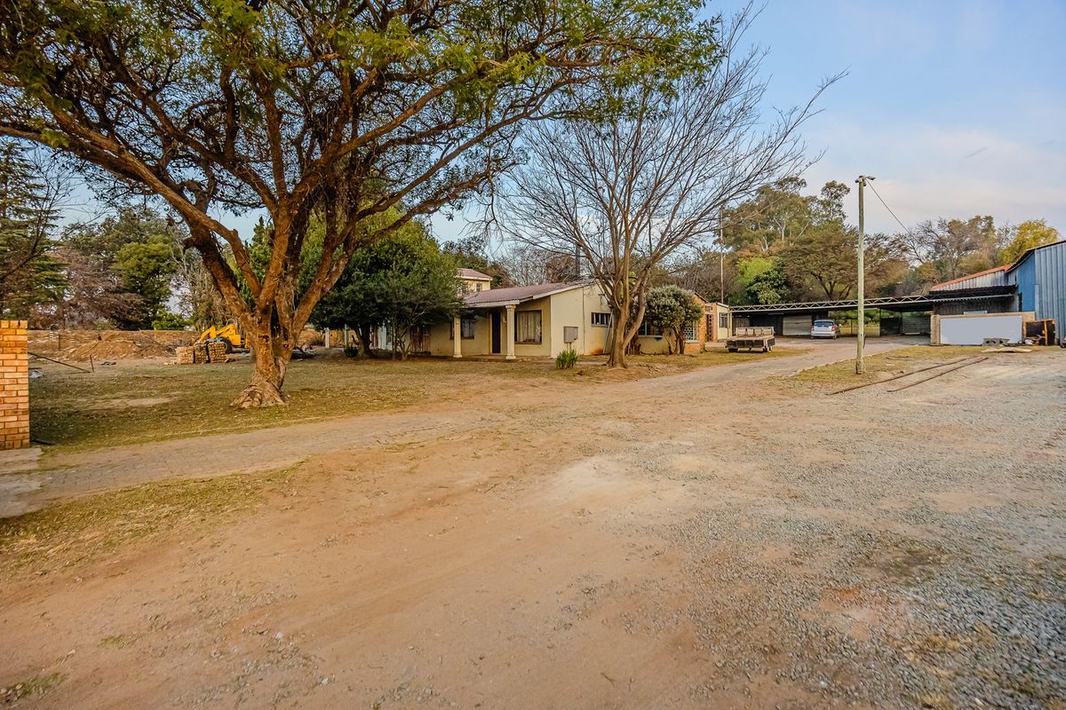 Charming 4-Bedroom Farm For Sale In Loumarina AH, Randfontein—Your Countryside Retreat Awaits! - Photo 4