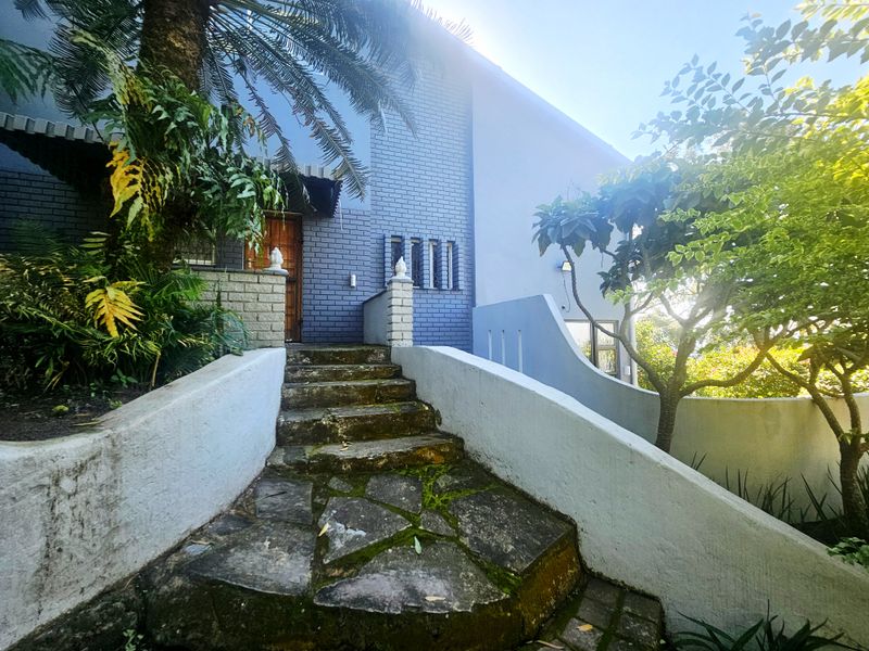 Spacious, Modern, Immaculate! - Photo 6