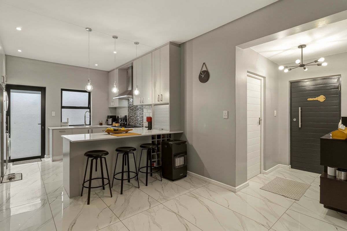 Stylish 3 bedroom living in the heart of the winelands - Photo 5