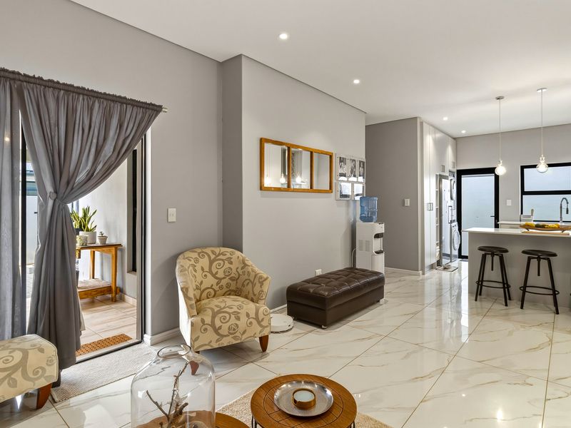 Stylish 3 bedroom living in the heart of the winelands - Photo 9