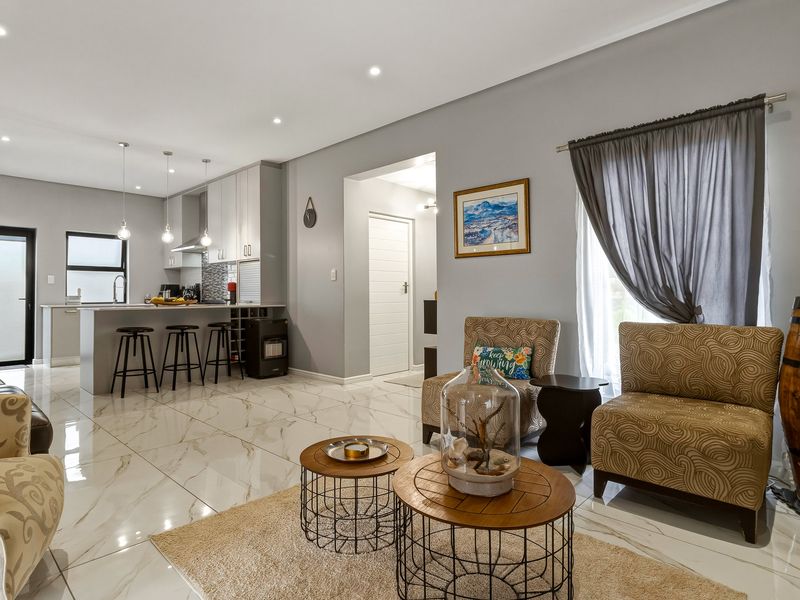 Stylish 3 bedroom living in the heart of the winelands - Photo 8