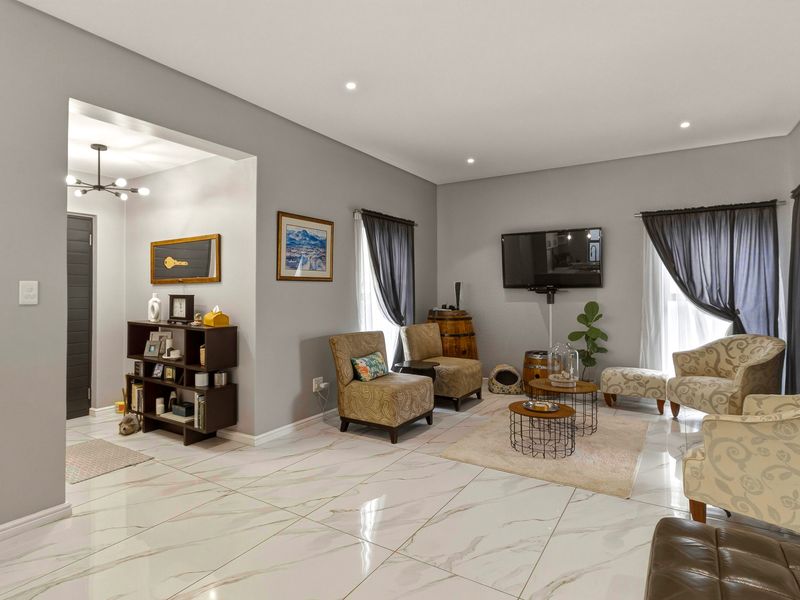 Stylish 3 bedroom living in the heart of the winelands - Photo 6