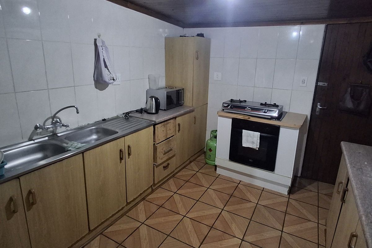 2 Bedroom Family Home - Photo 3