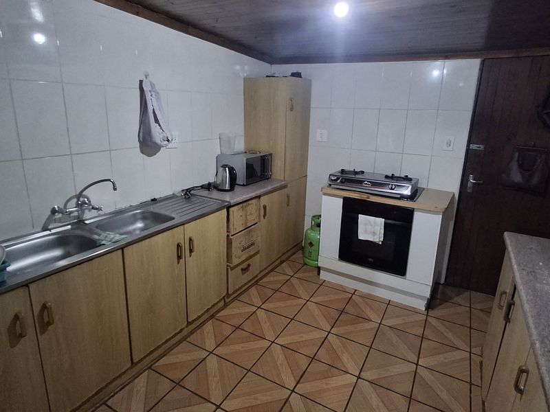 2 Bedroom Family Home - Photo 3