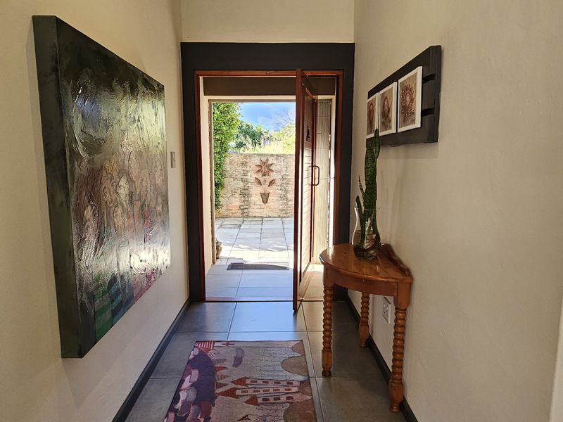 Established Luxury Guesthouse in Prime Swellendam Setting - Photo 5