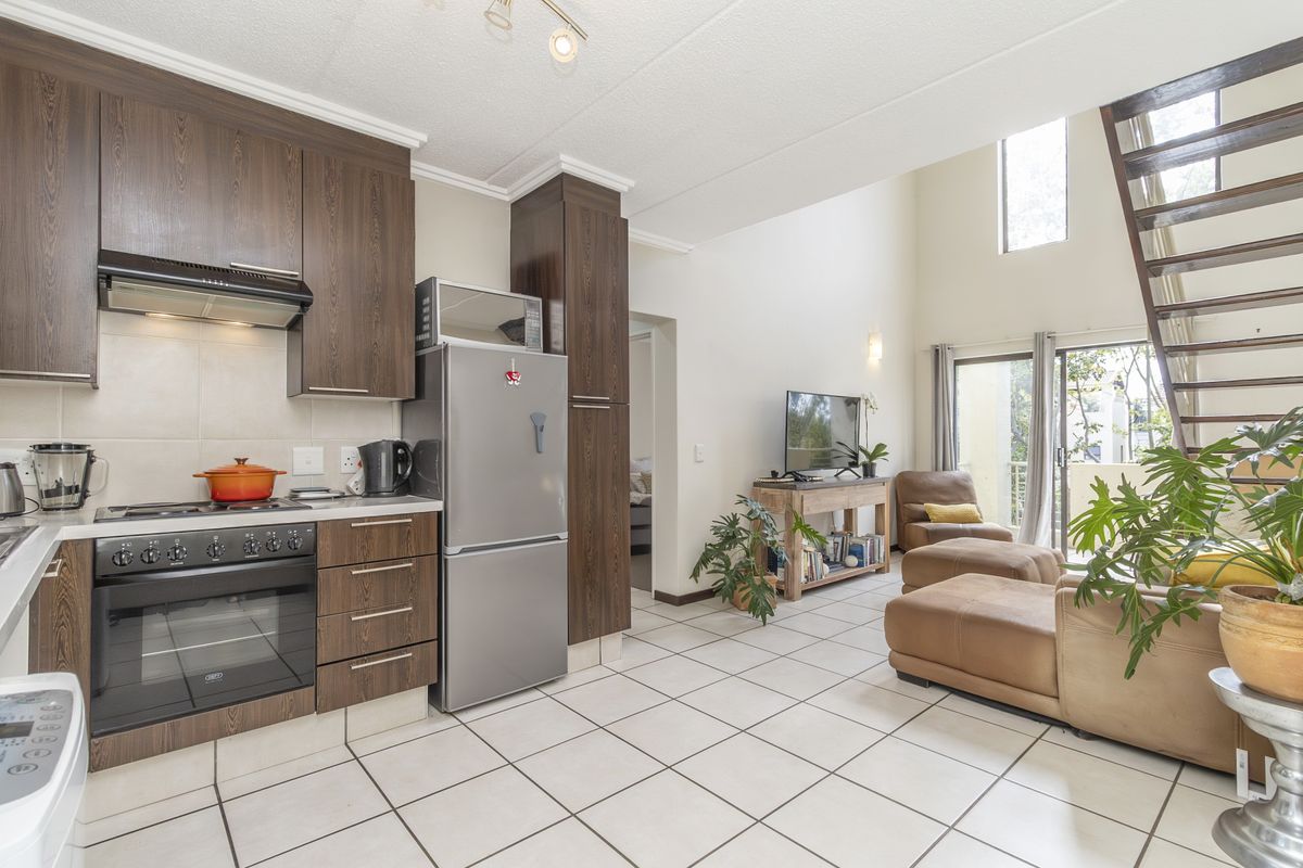 Duplex Loft Living in Bryanston- Viewings By Appointment - Photo 5