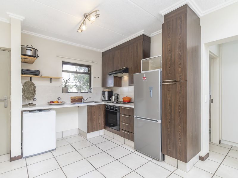 Duplex Loft Living in Bryanston- Viewings By Appointment - Photo 6