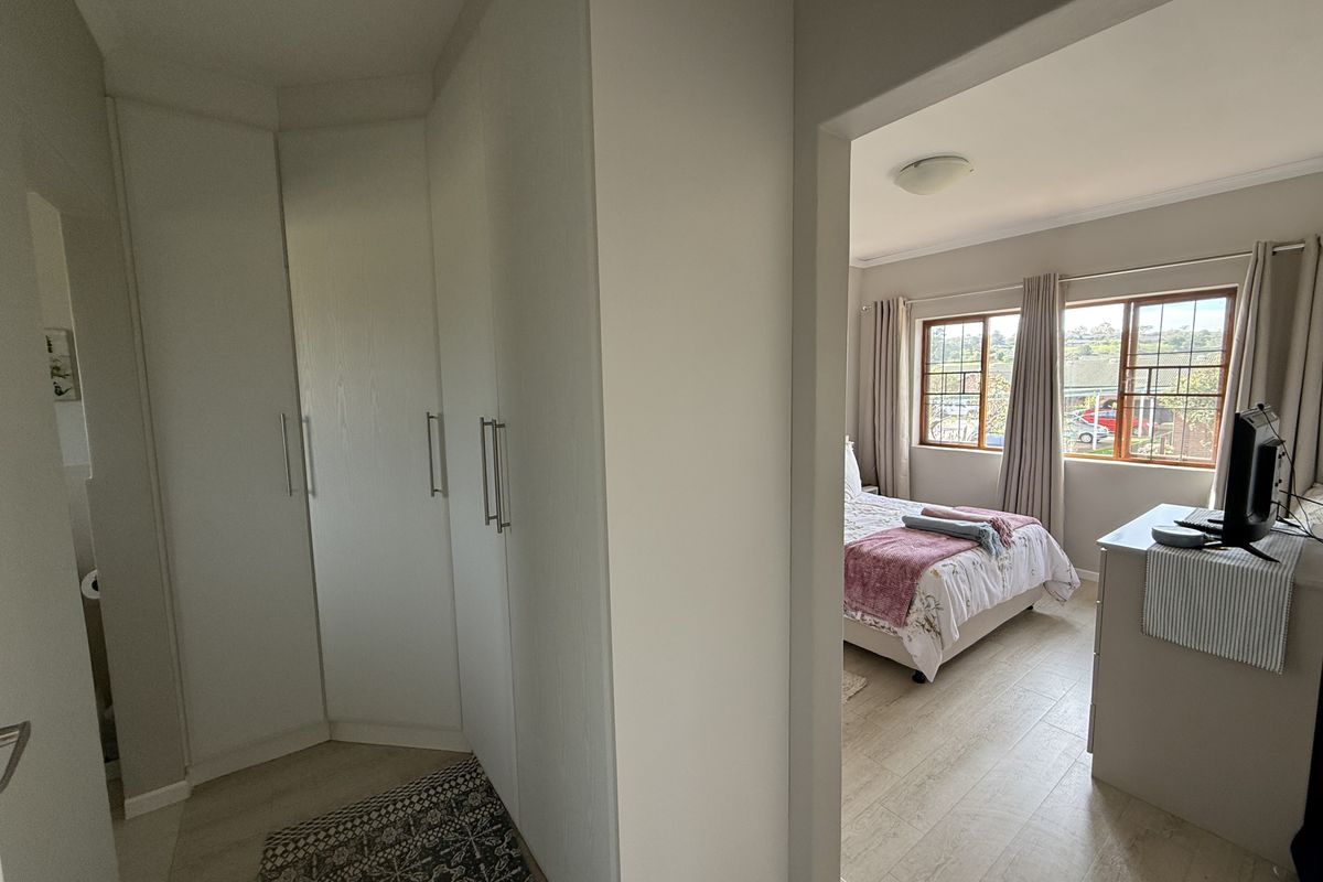 Modern Sunny Living in the Heart of Amber Valley - Photo 5