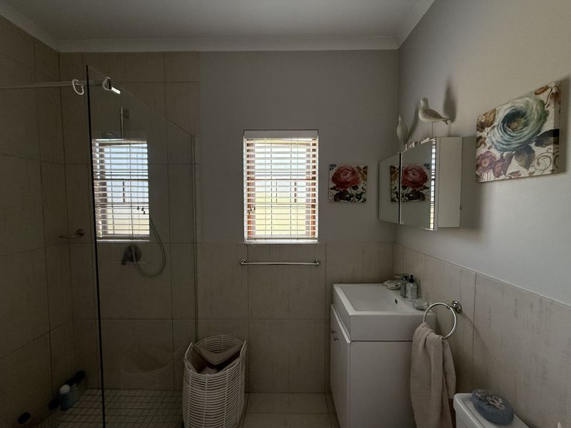 Modern Sunny Living in the Heart of Amber Valley - Photo 7