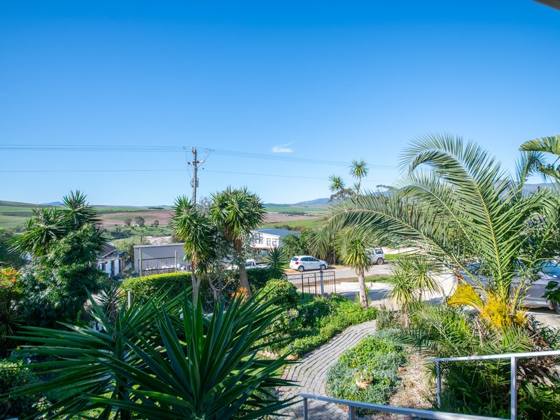 Character, charm, uninterruptable views, good address - Photo 5