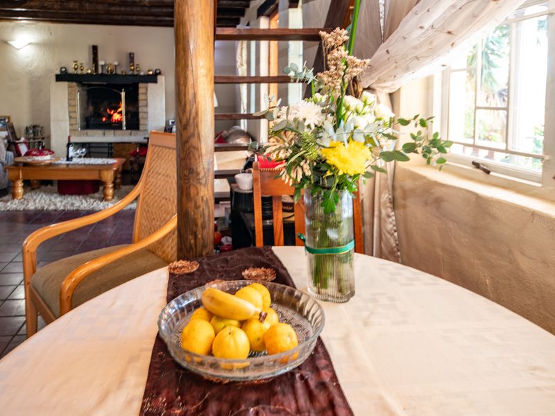 Character, charm, uninterruptable views, good address - Photo 10