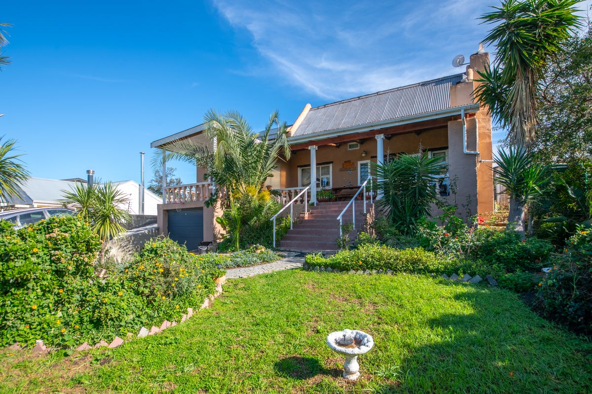 Character, charm, uninterruptable views, good address - Photo 2