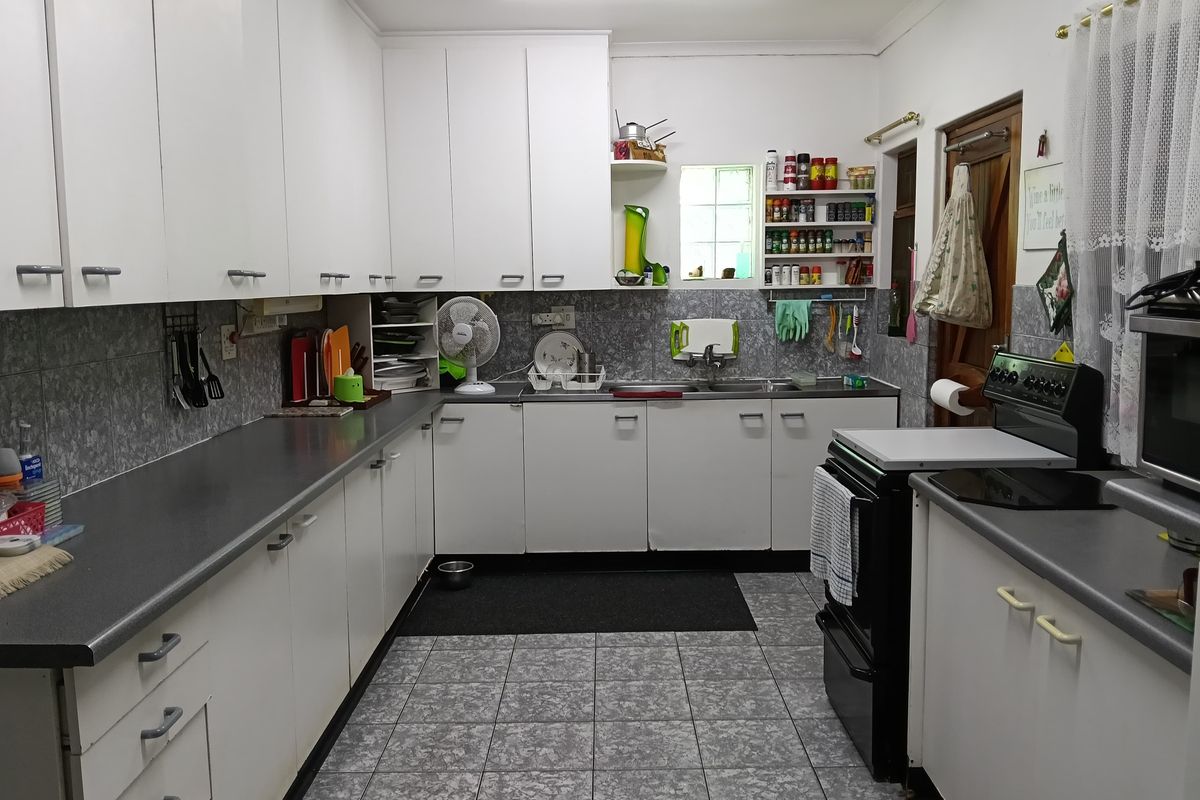 Spacious Property with Income-Generating Potential - Photo 5