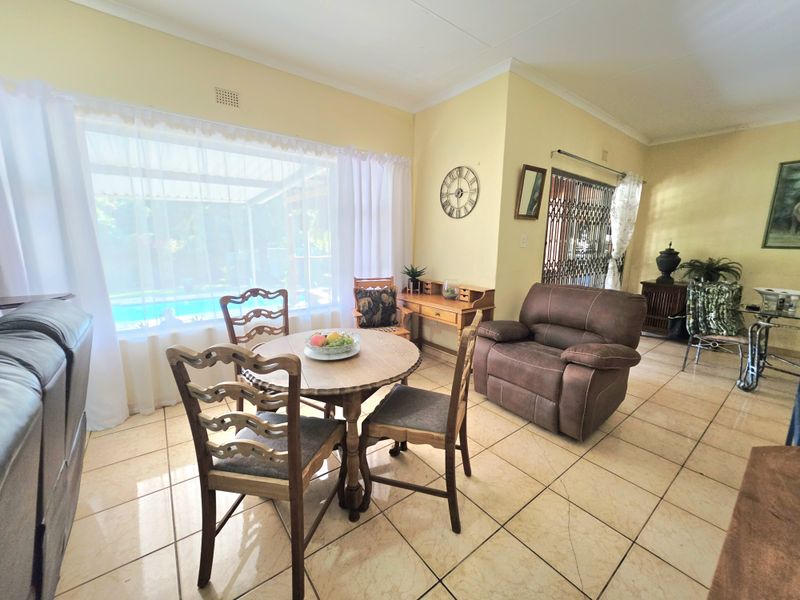 Spacious Family Home with Flatlet and Entertainment Area in Birdswood - Photo 5