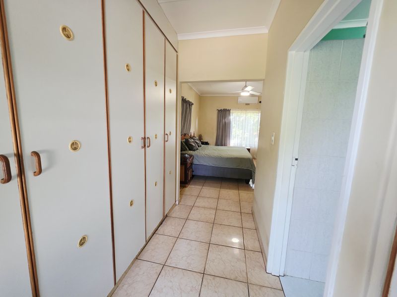 Spacious Family Home with Flatlet and Entertainment Area in Birdswood - Photo 9