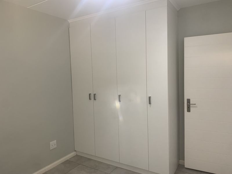 Modern 2 Bed Unit in Secure Estate - Photo 10