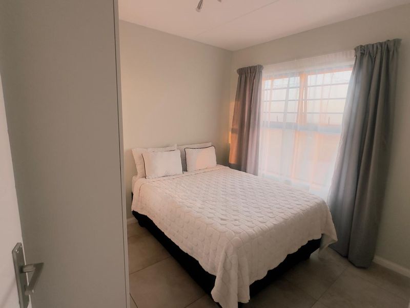 Modern 2 Bed Unit in Secure Estate - Photo 2