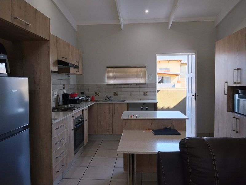Neat three bedroom apartment to let - Photo 2