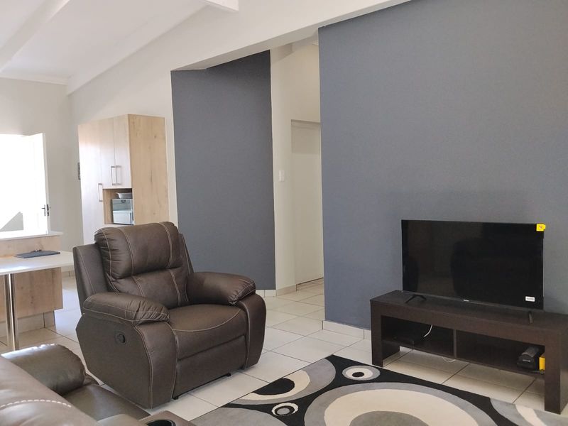 Neat three bedroom apartment to let - Photo 5