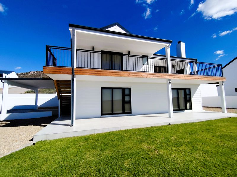 A Stunning 3-Bedroom House with Breathtaking Sea Views to rent - Photo 5