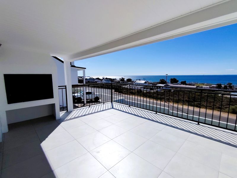 A Stunning 3-Bedroom House with Breathtaking Sea Views to rent - Photo 9