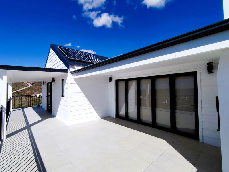 A Stunning 3-Bedroom House with Breathtaking Sea Views to rent - Photo 8
