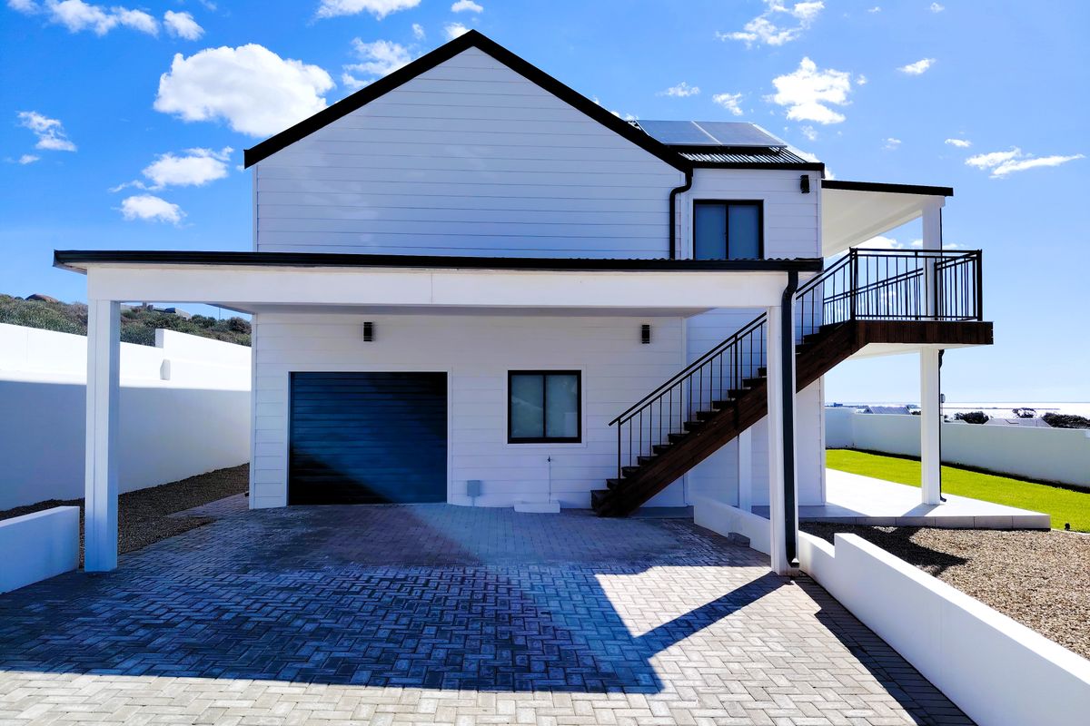 A Stunning 3-Bedroom House with Breathtaking Sea Views to rent - Photo 4