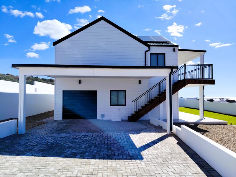 A Stunning 3-Bedroom House with Breathtaking Sea Views to rent - Photo 4