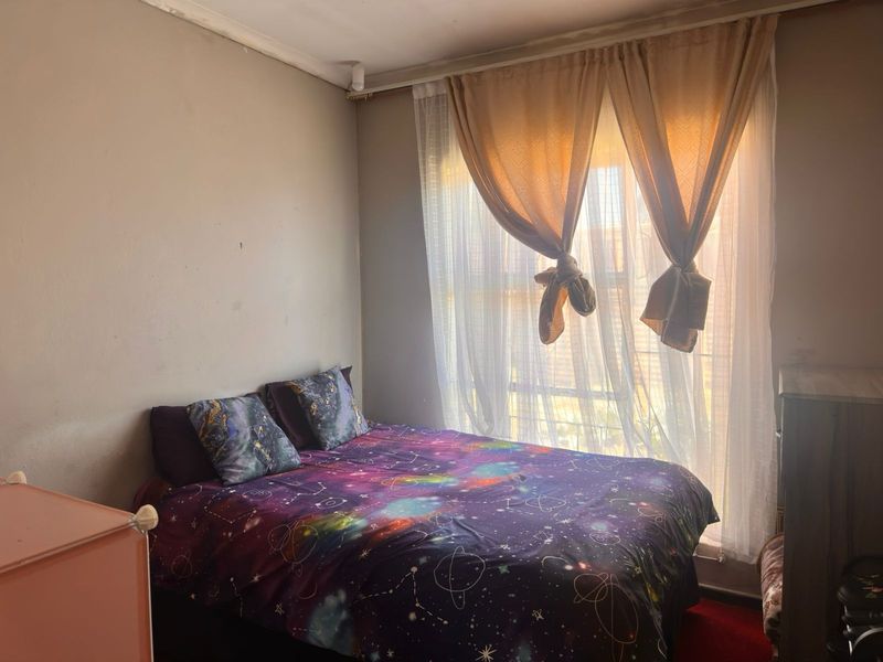 Affordable Starter Home with Room to Extend - Photo 10