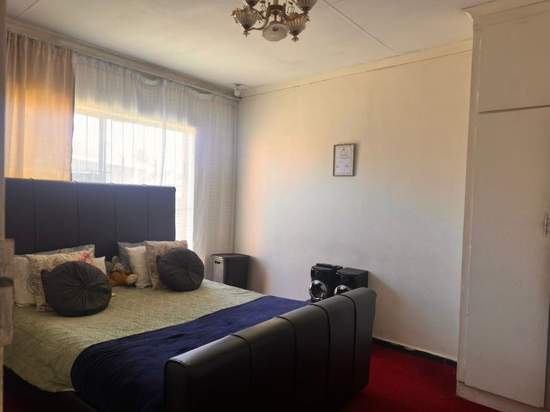Affordable Starter Home with Room to Extend - Photo 9