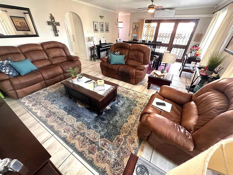 4 Bedroom house for Sale in security complex Steiltes - Photo 9