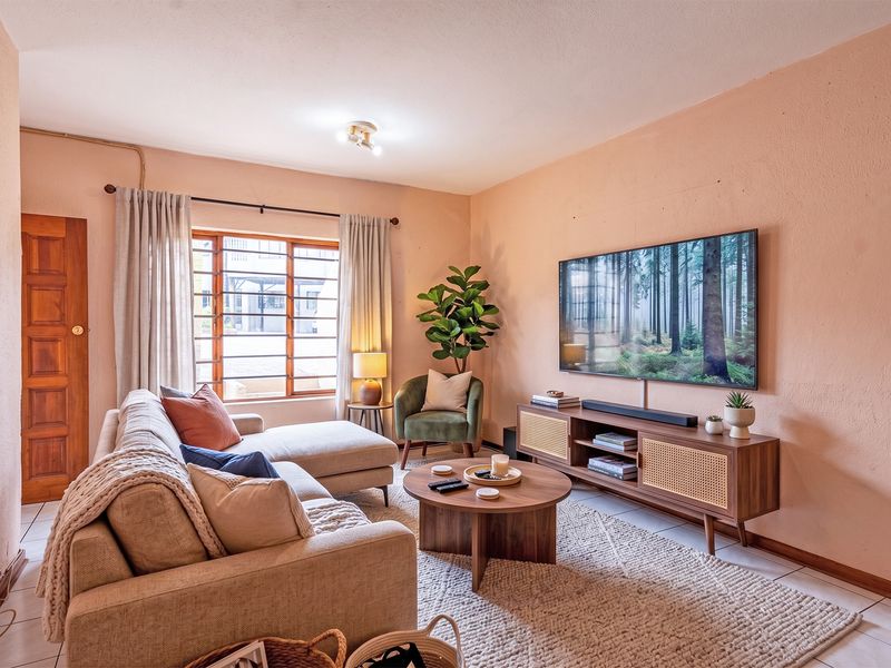Spacious 3 Bedroom Apartment in Rangeview Ext 4 - Photo 1