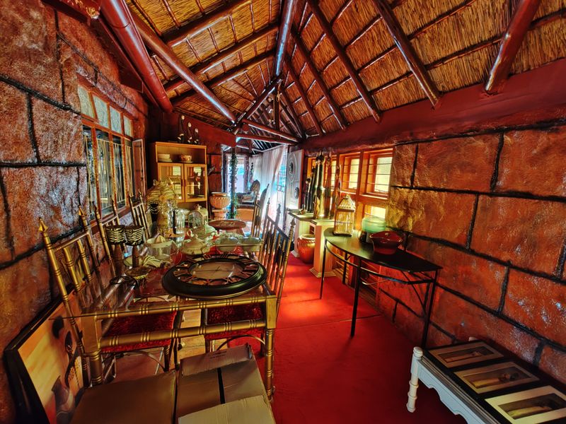 Spacious Family Home with Flatlet, Borehole & Prepaid Electricity - Photo 5