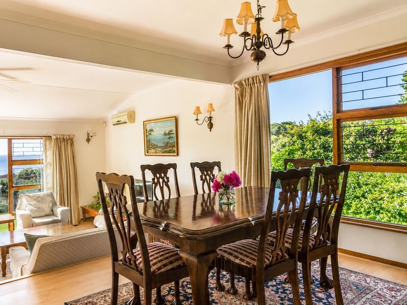 A Light-Filled Coastal Retreat - Photo 6