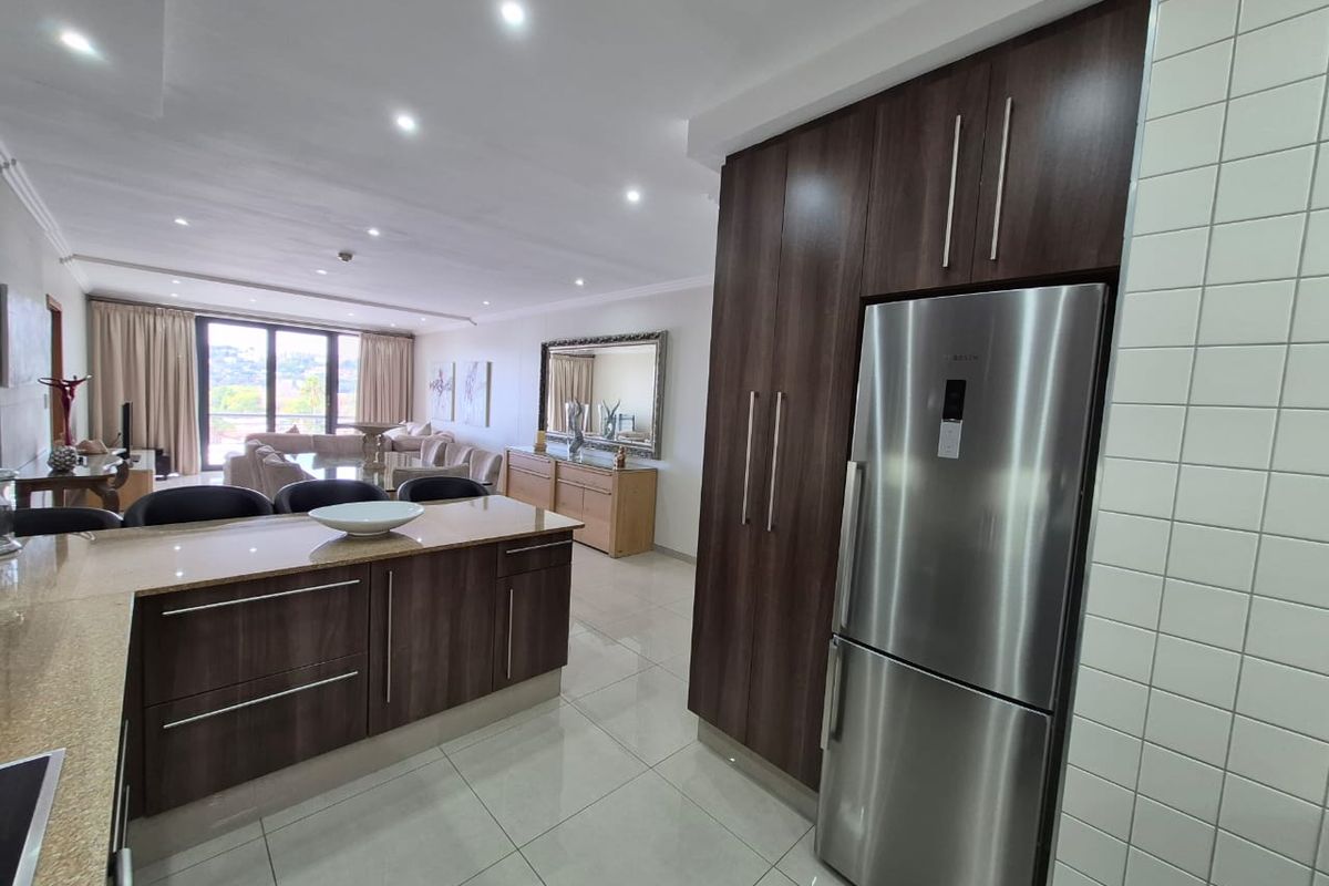 Live Above It All Luxury! - Photo 4
