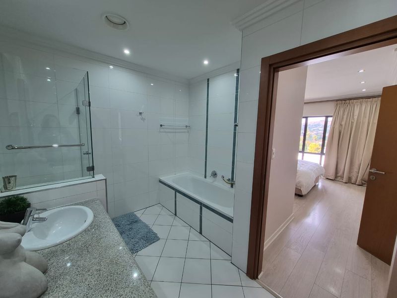 Live Above It All Luxury! - Photo 10