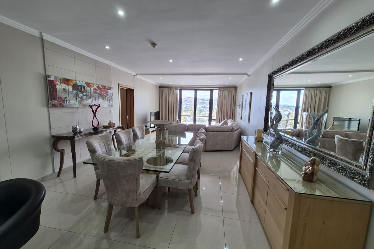 Live Above It All Luxury! - Photo 2