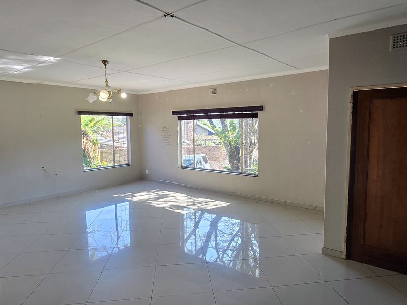 Parkville Auction – 4‐Bedroom Residence with Potential inc potential flat - Photo 1