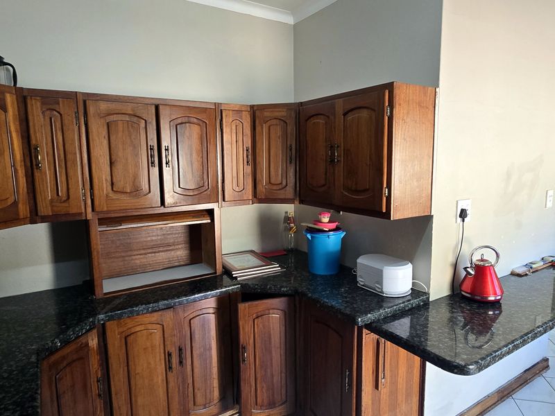 Parkville Auction – 4‐Bedroom Residence with Potential inc potential flat - Photo 3