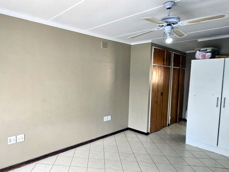 Parkville Auction – 4‐Bedroom Residence with Potential inc potential flat - Photo 8
