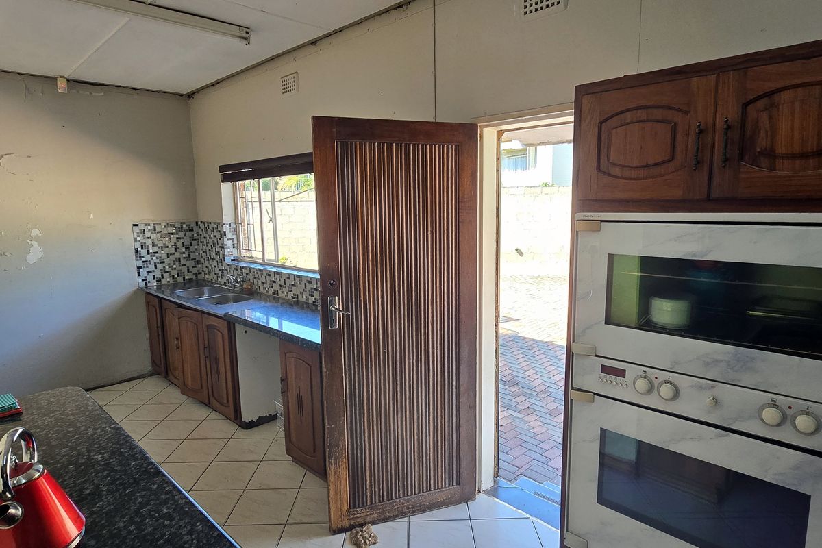 Parkville Auction – 4‐Bedroom Residence with Potential inc potential flat - Photo 4