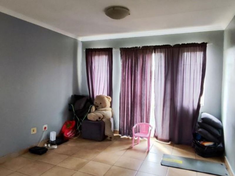 Motivated seller - perfect investment opportunity. - Photo 4