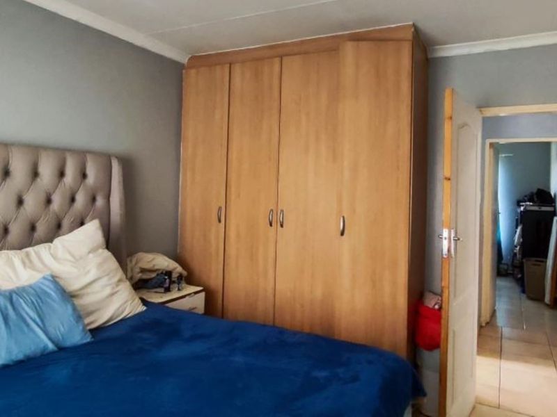 Motivated seller - perfect investment opportunity. - Photo 8