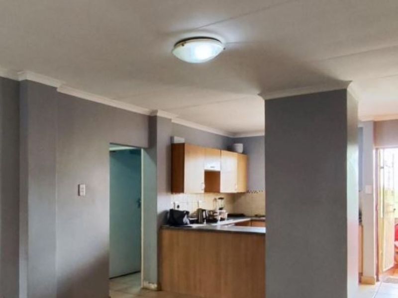 Motivated seller - perfect investment opportunity. - Photo 5