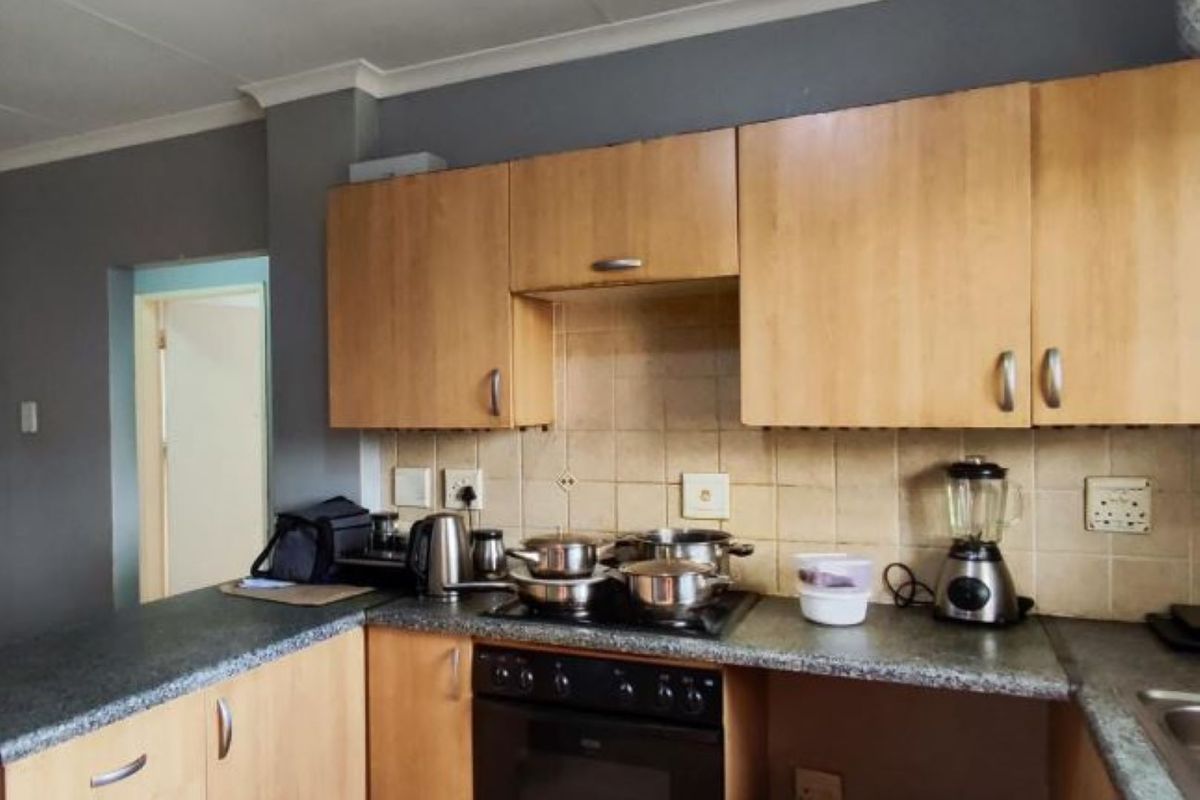 Motivated seller - perfect investment opportunity. - Photo 3