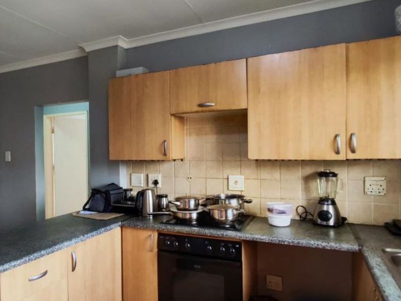 Motivated seller - perfect investment opportunity. - Photo 3
