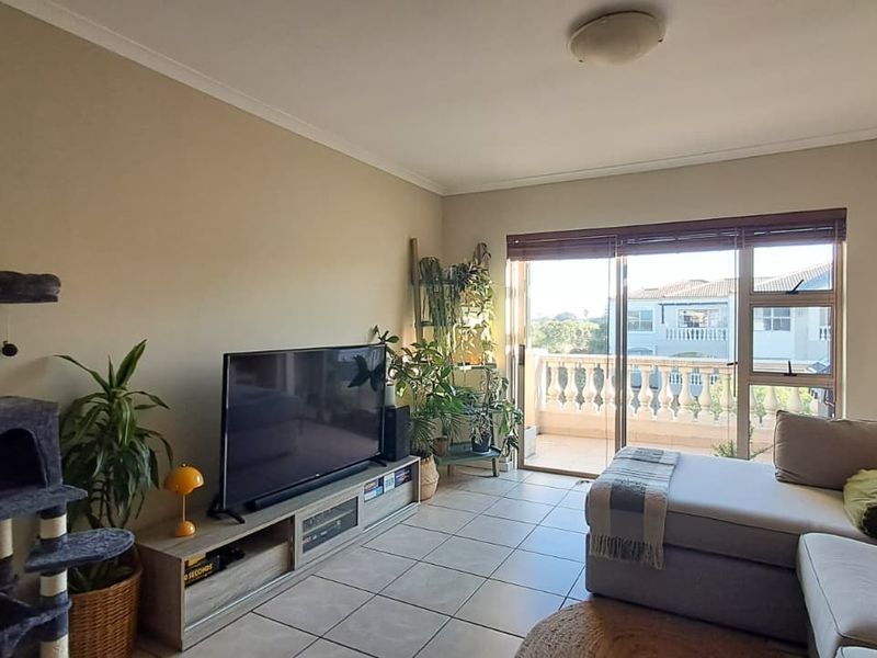 Modern 2-Bedroom Apartment in the Well-Sought-After Bougain Villas Estate ! - Photo 10